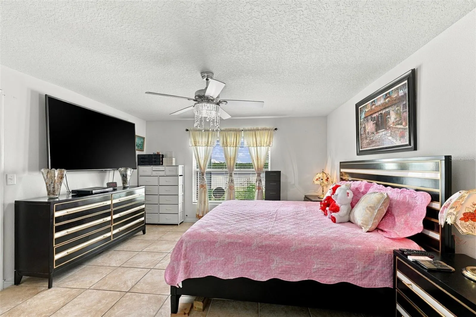 588 OLIVE CONCH ST