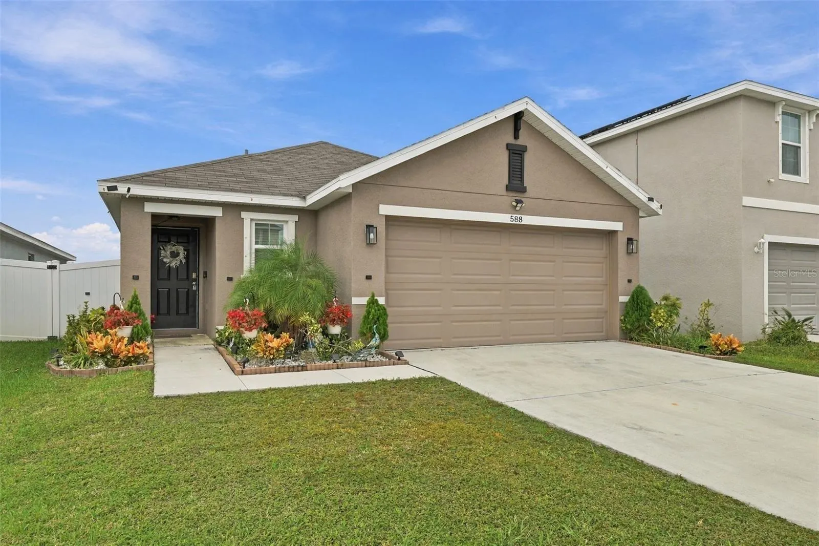 588 OLIVE CONCH ST
