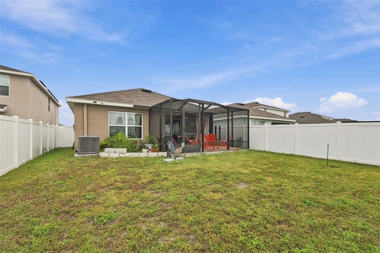 588 OLIVE CONCH ST