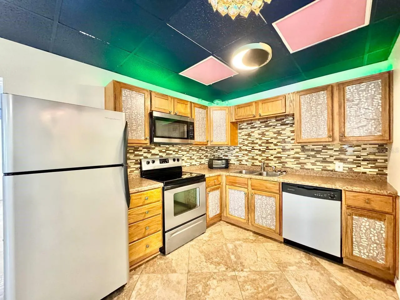 18 W ORANGE ST
