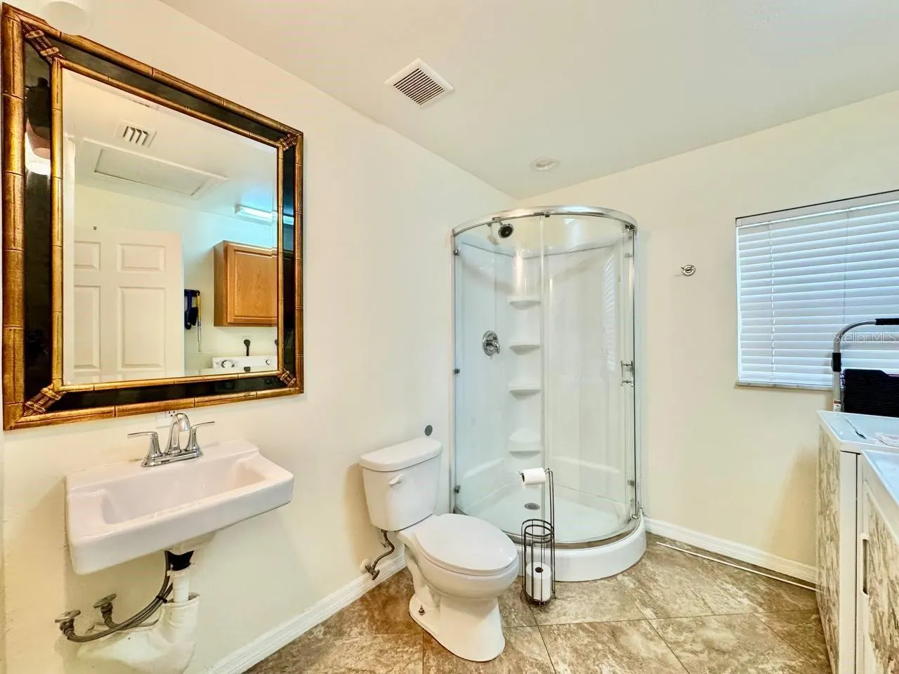 18 W ORANGE ST