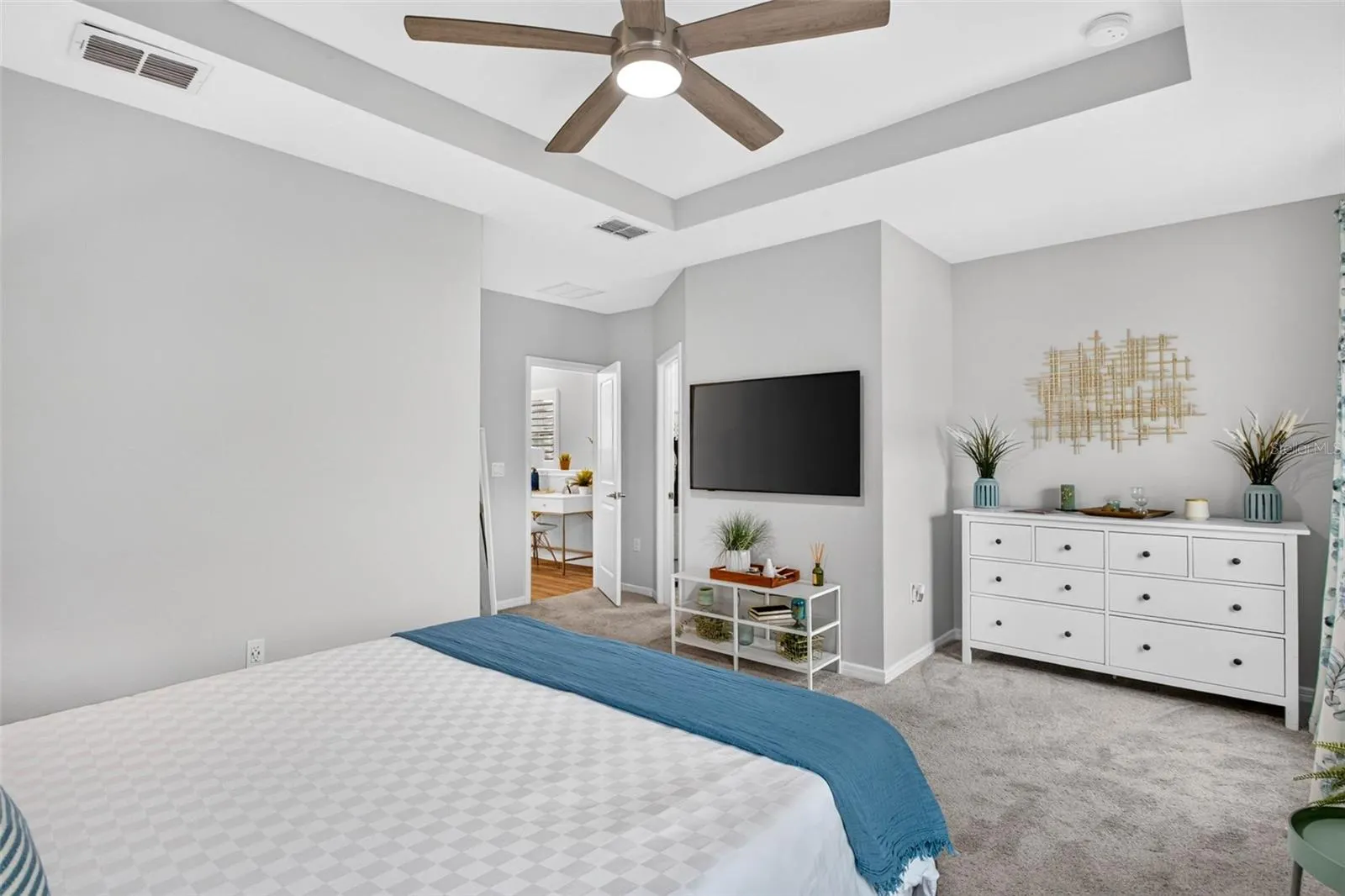 11211 BEACH WALK WAY NE