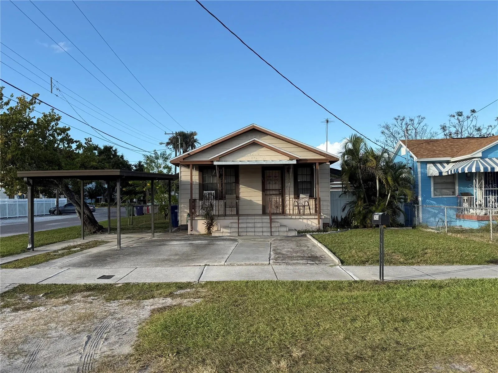 2933 W WALNUT ST
