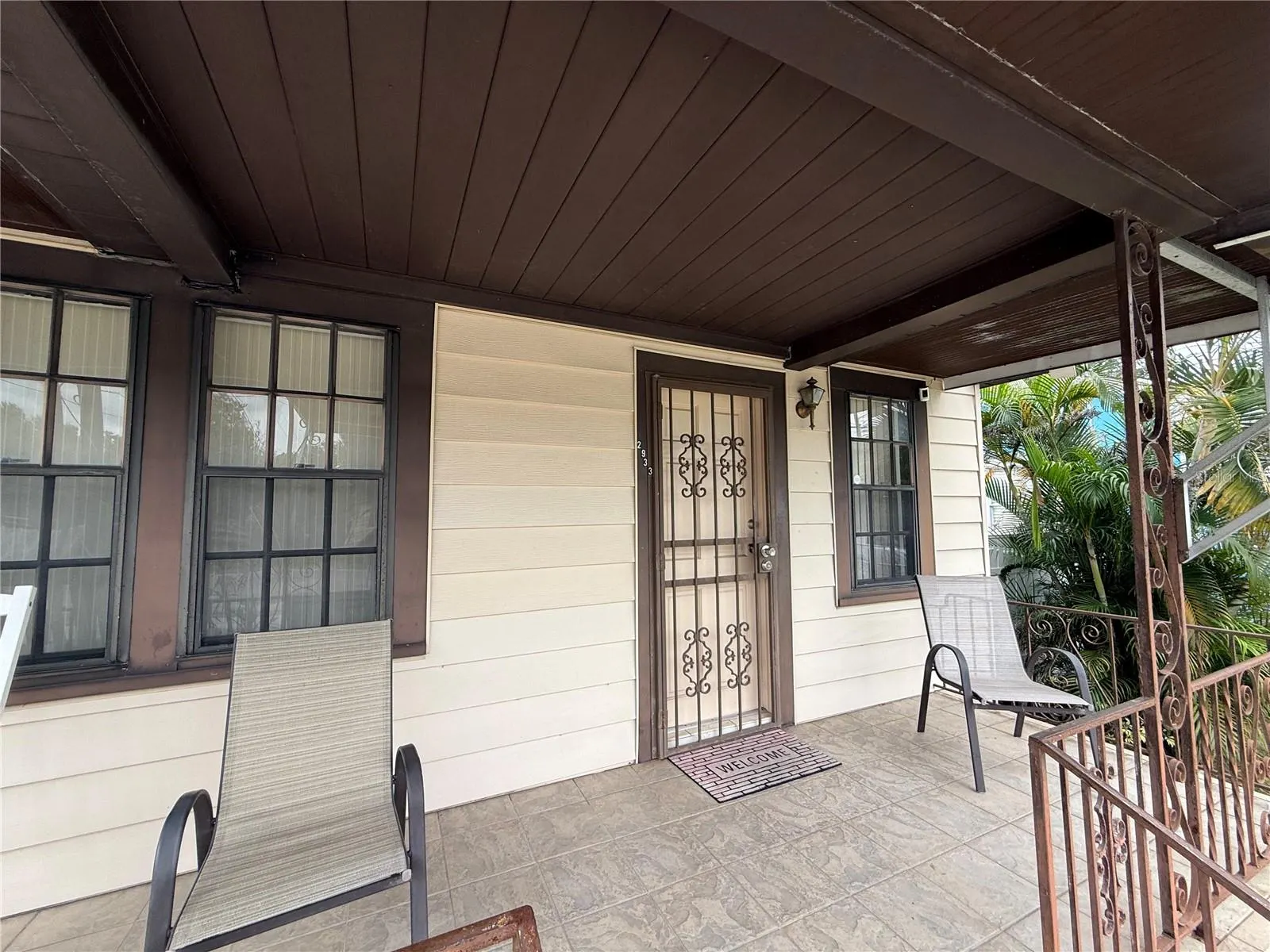 2933 W WALNUT ST