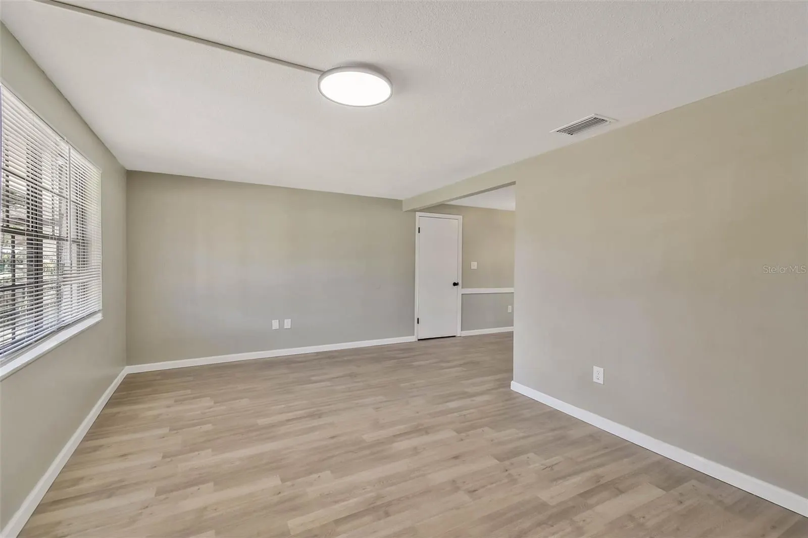 3317 BAINBRIDGE DR