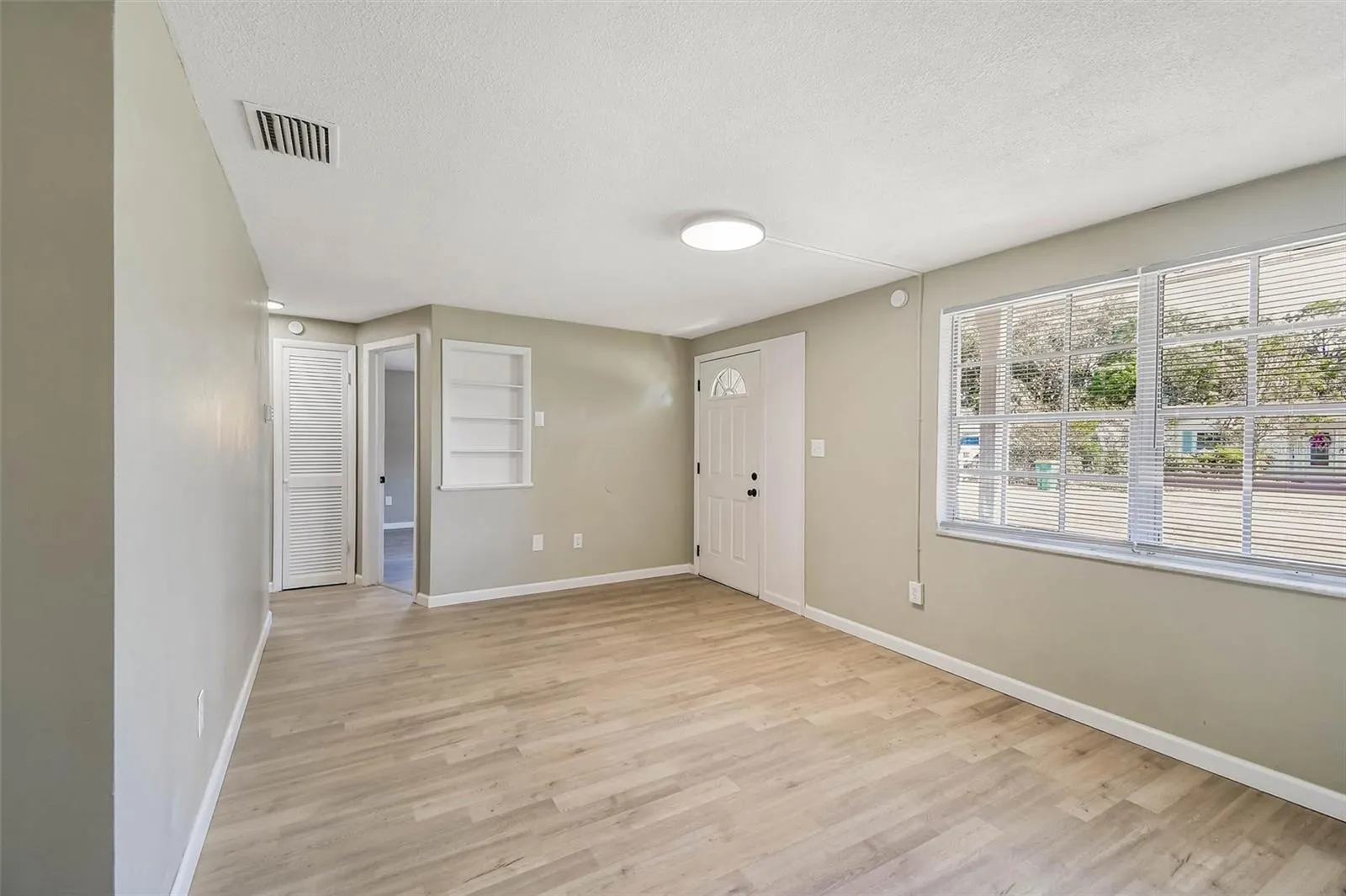 3317 BAINBRIDGE DR