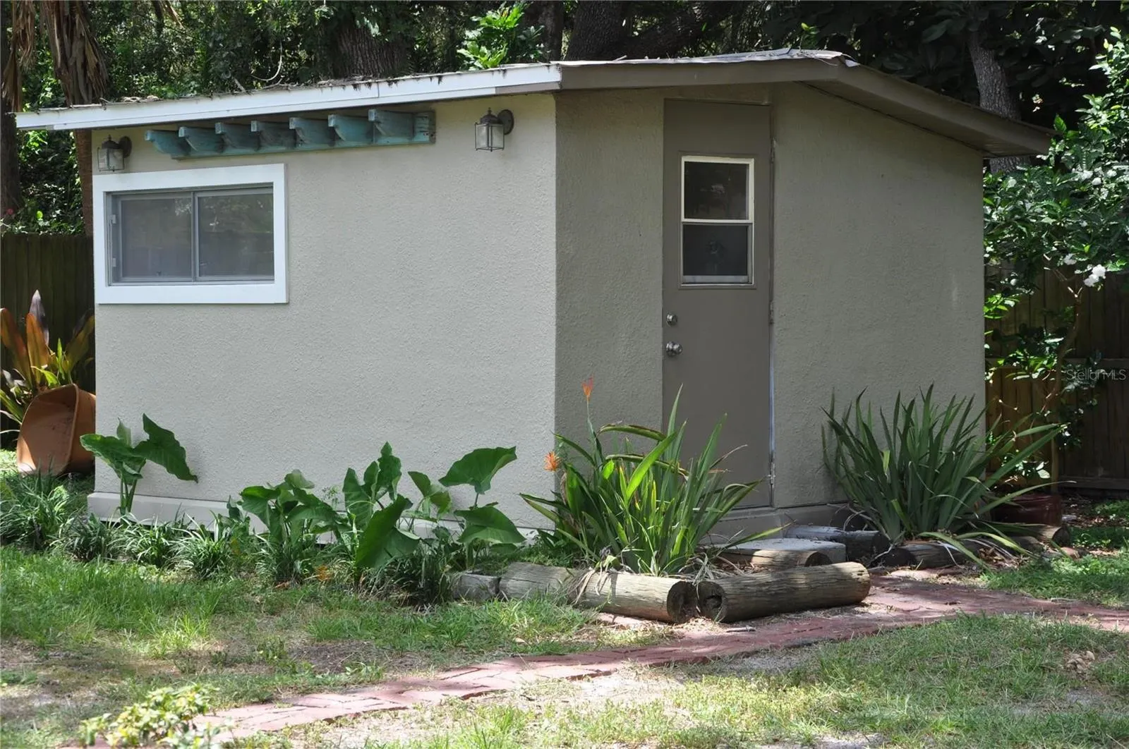 1738 SANTA ANNA DR