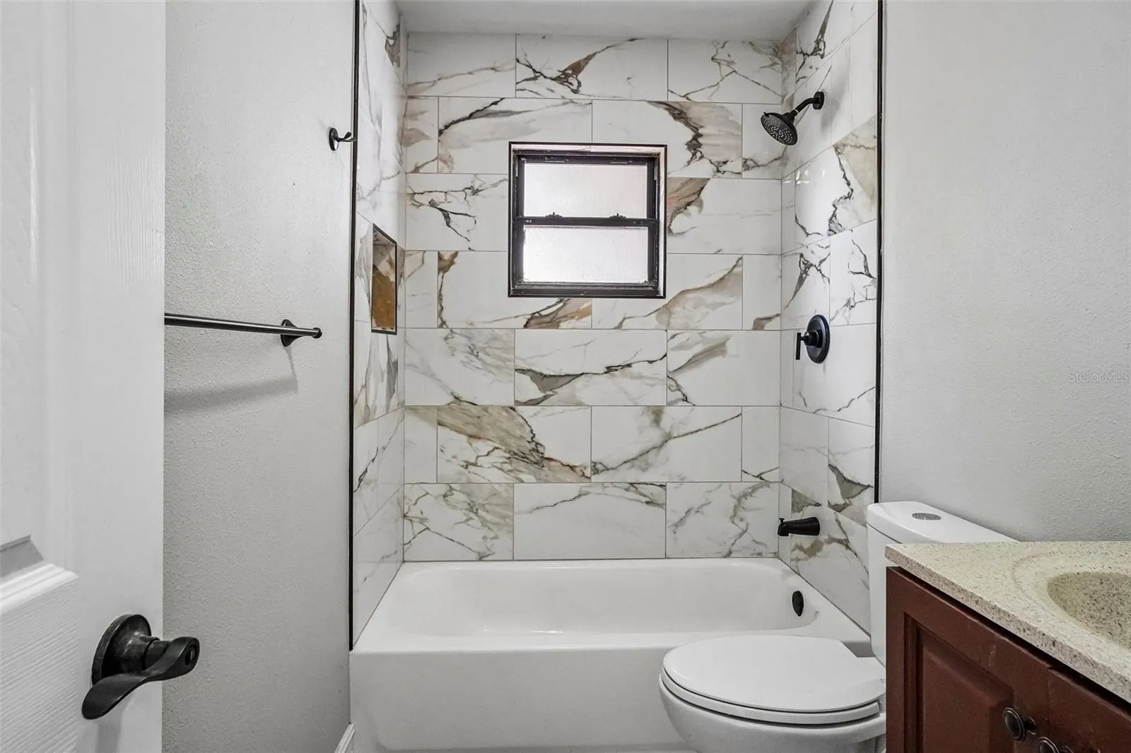 715 PAPAYA DR