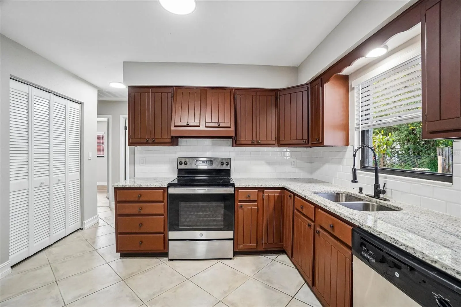 715 PAPAYA DR