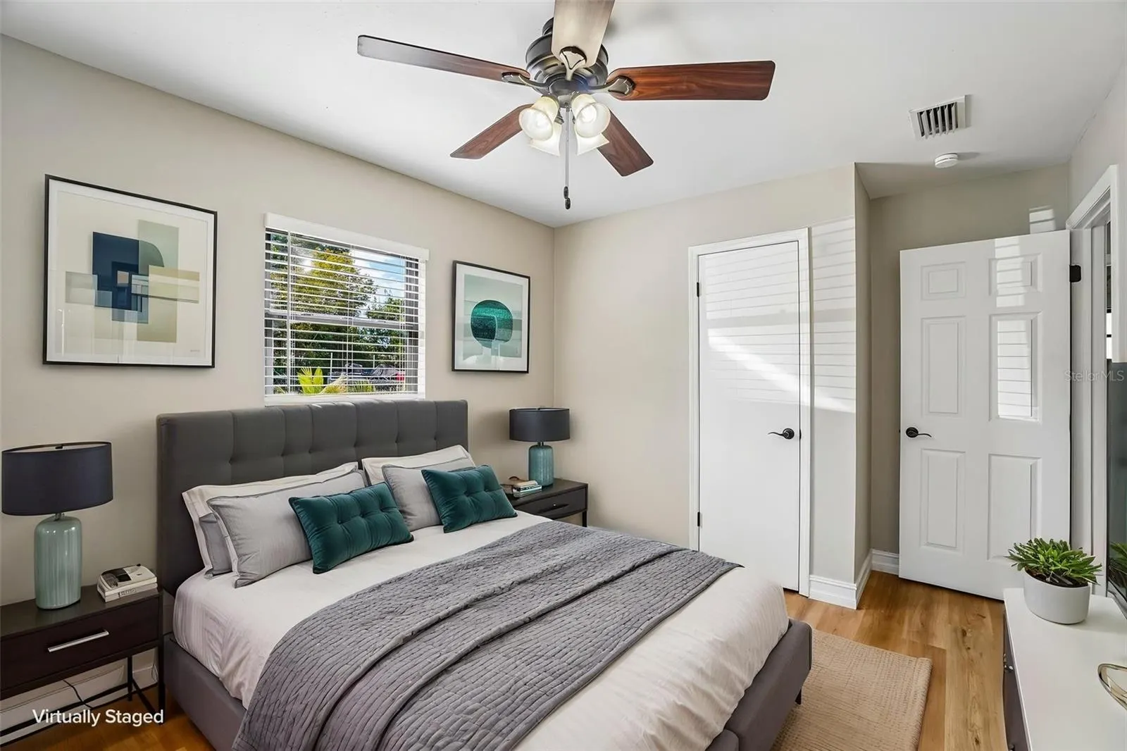 715 PAPAYA DR