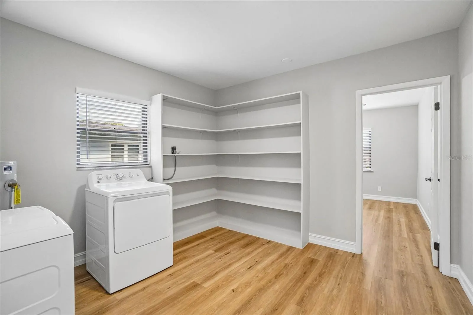 715 PAPAYA DR
