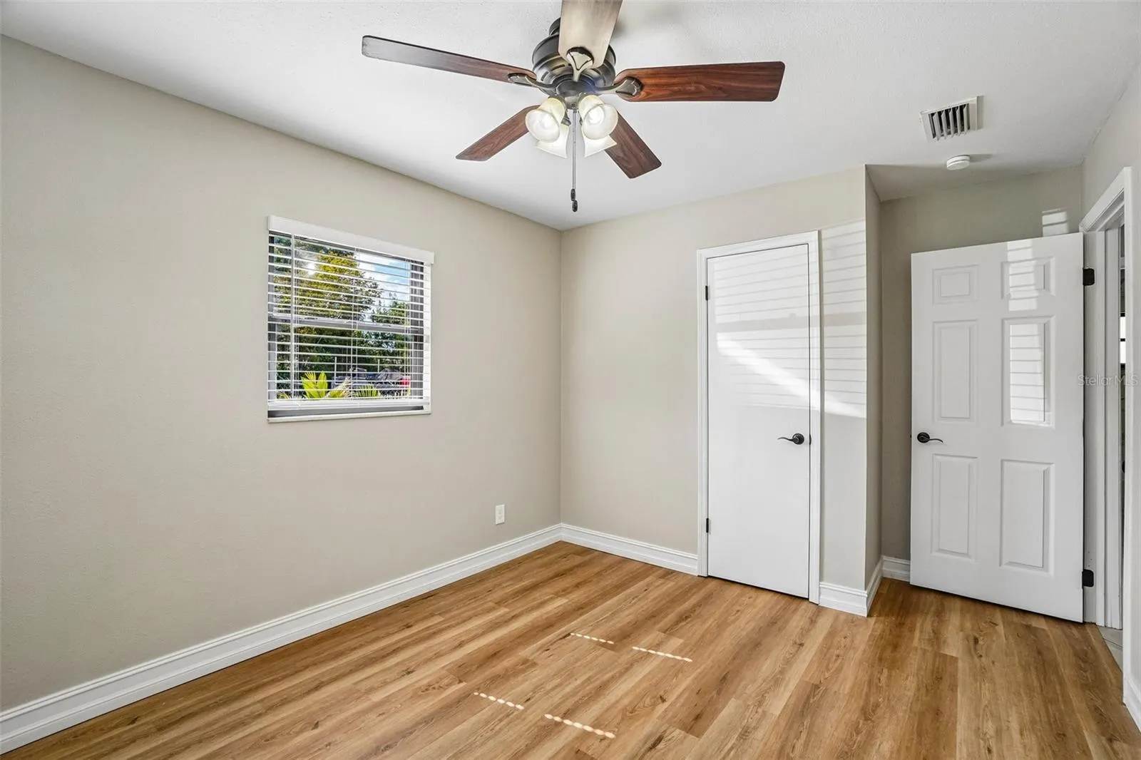715 PAPAYA DR