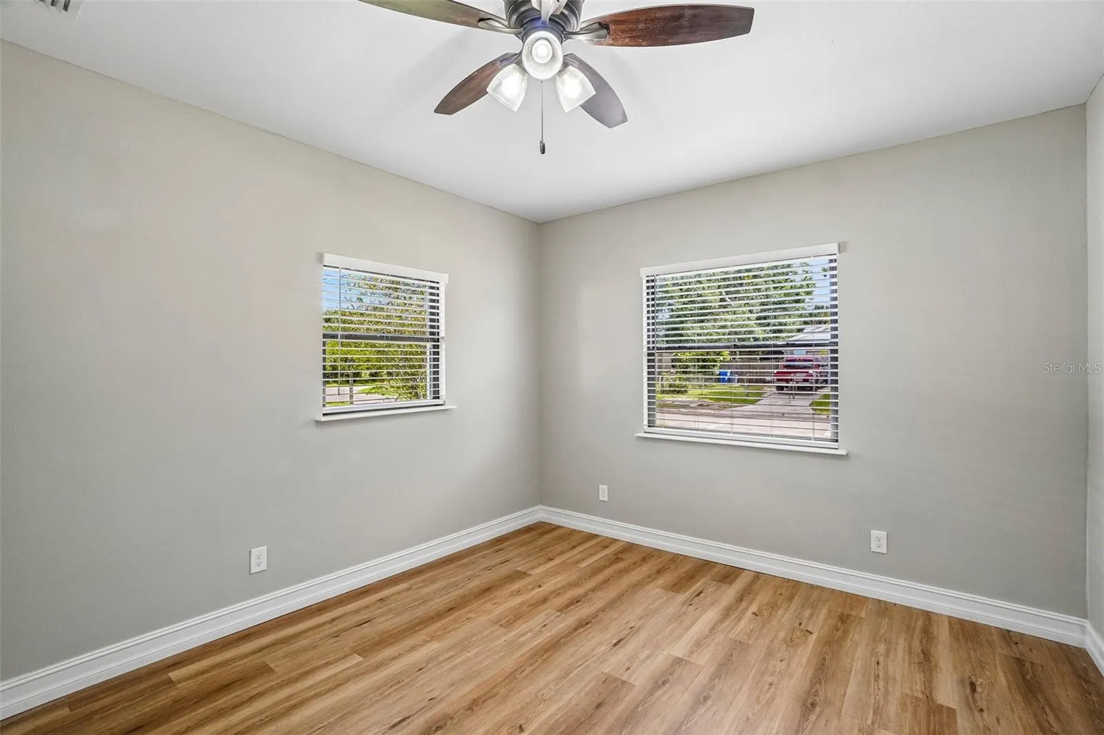 715 PAPAYA DR