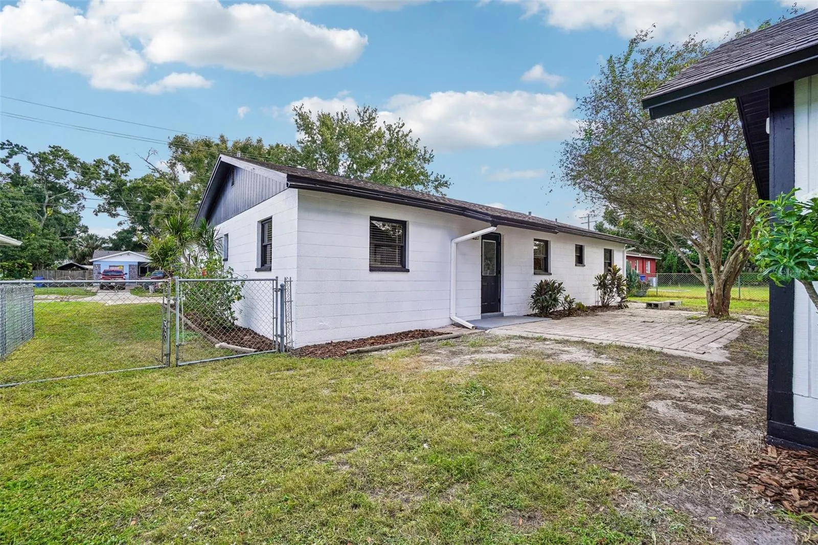 715 PAPAYA DR