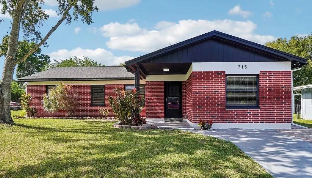715 PAPAYA DR