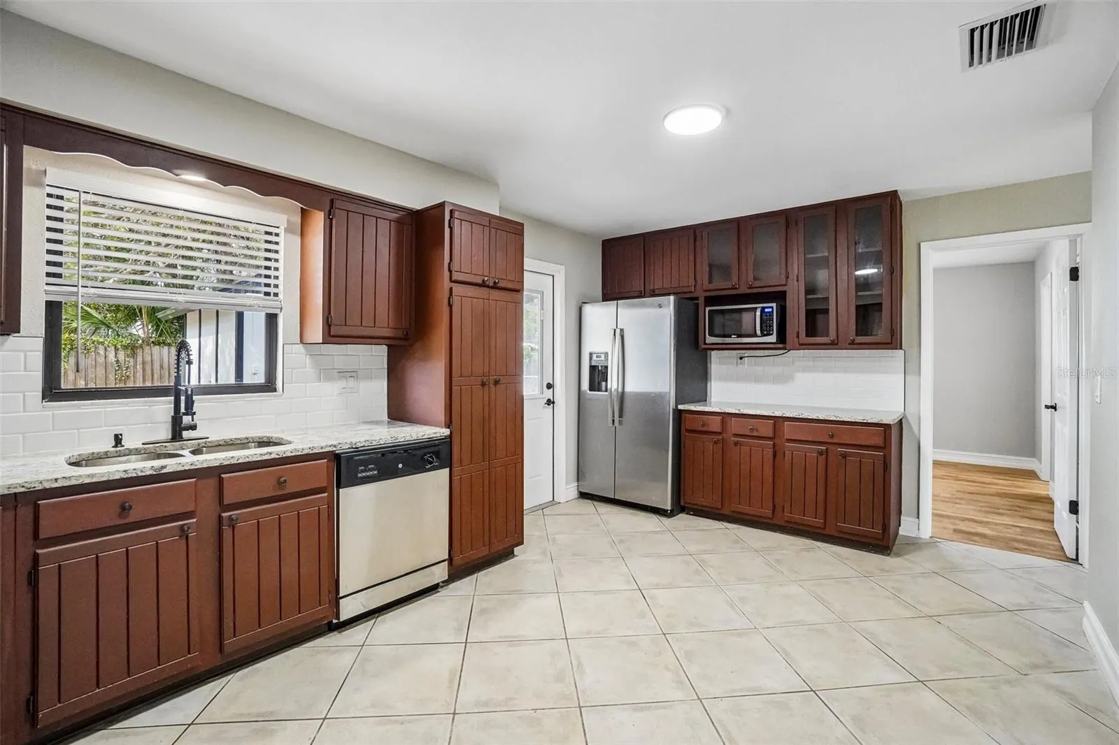 715 PAPAYA DR