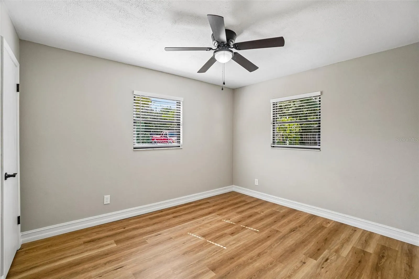715 PAPAYA DR