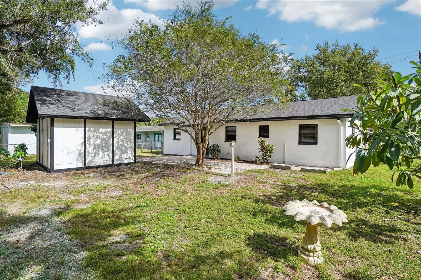715 PAPAYA DR
