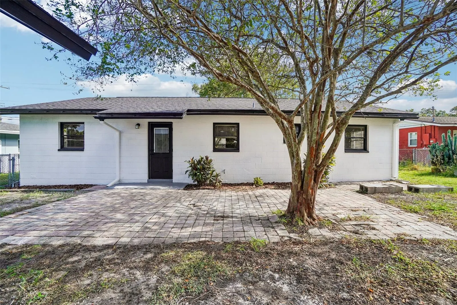 715 PAPAYA DR