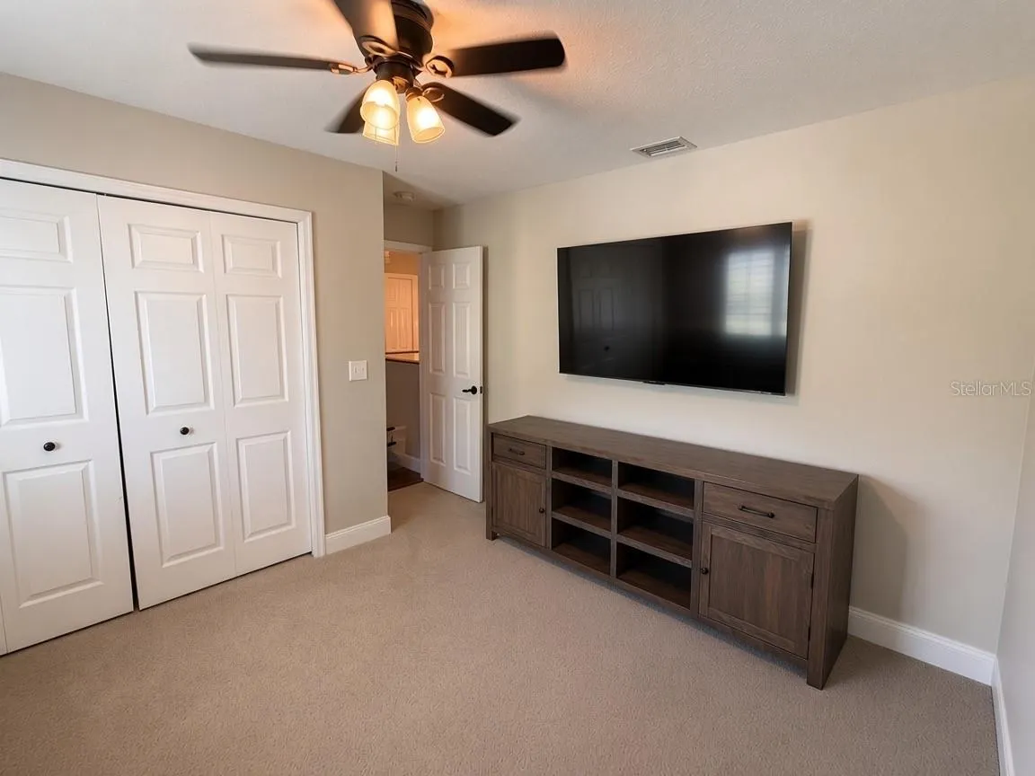 13039 ROYAL GEORGE AVE