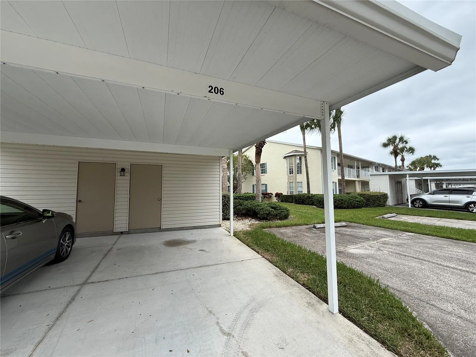 208 SILVER LAKE DR #206 #206