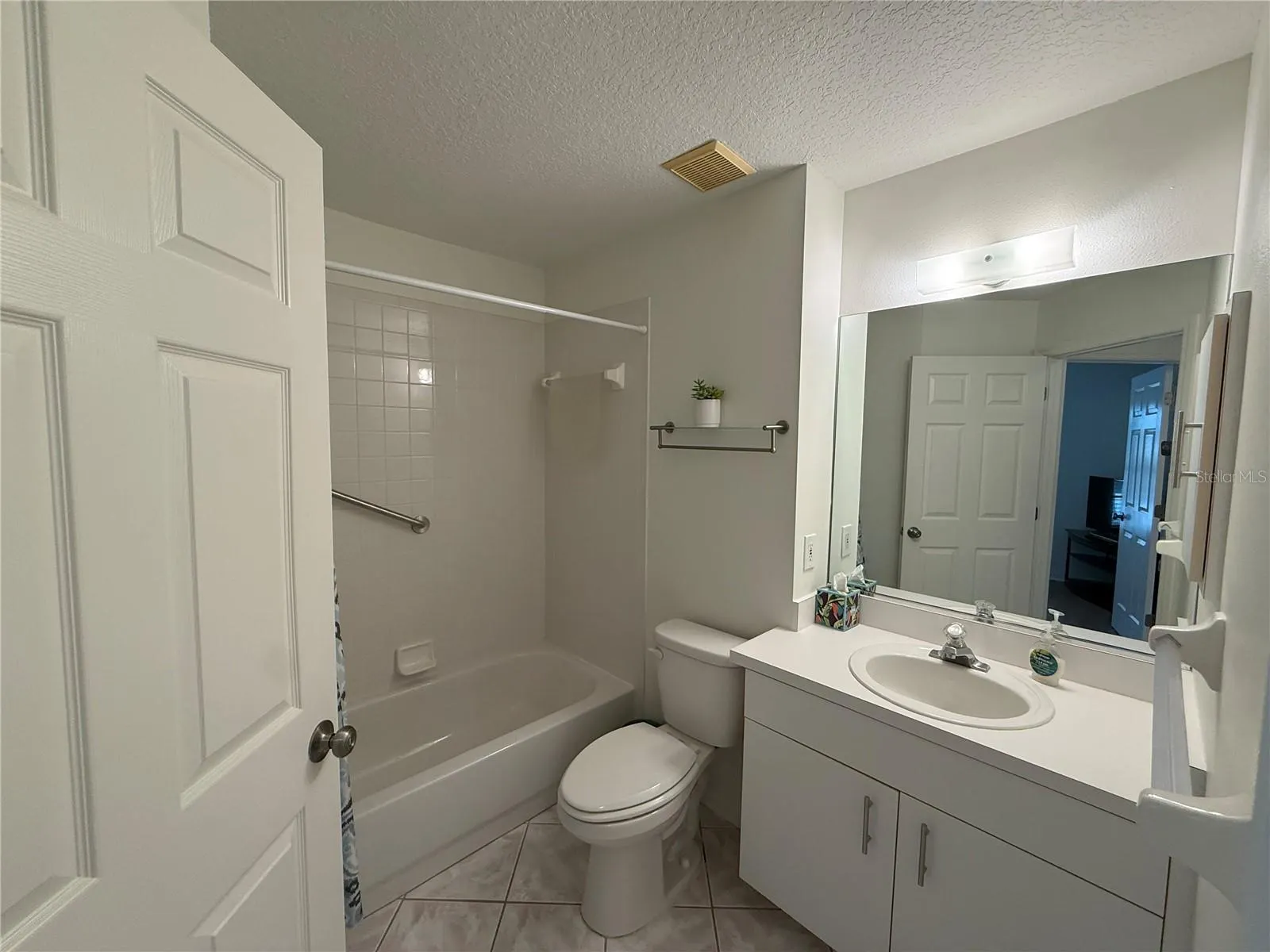 208 SILVER LAKE DR #206 #206