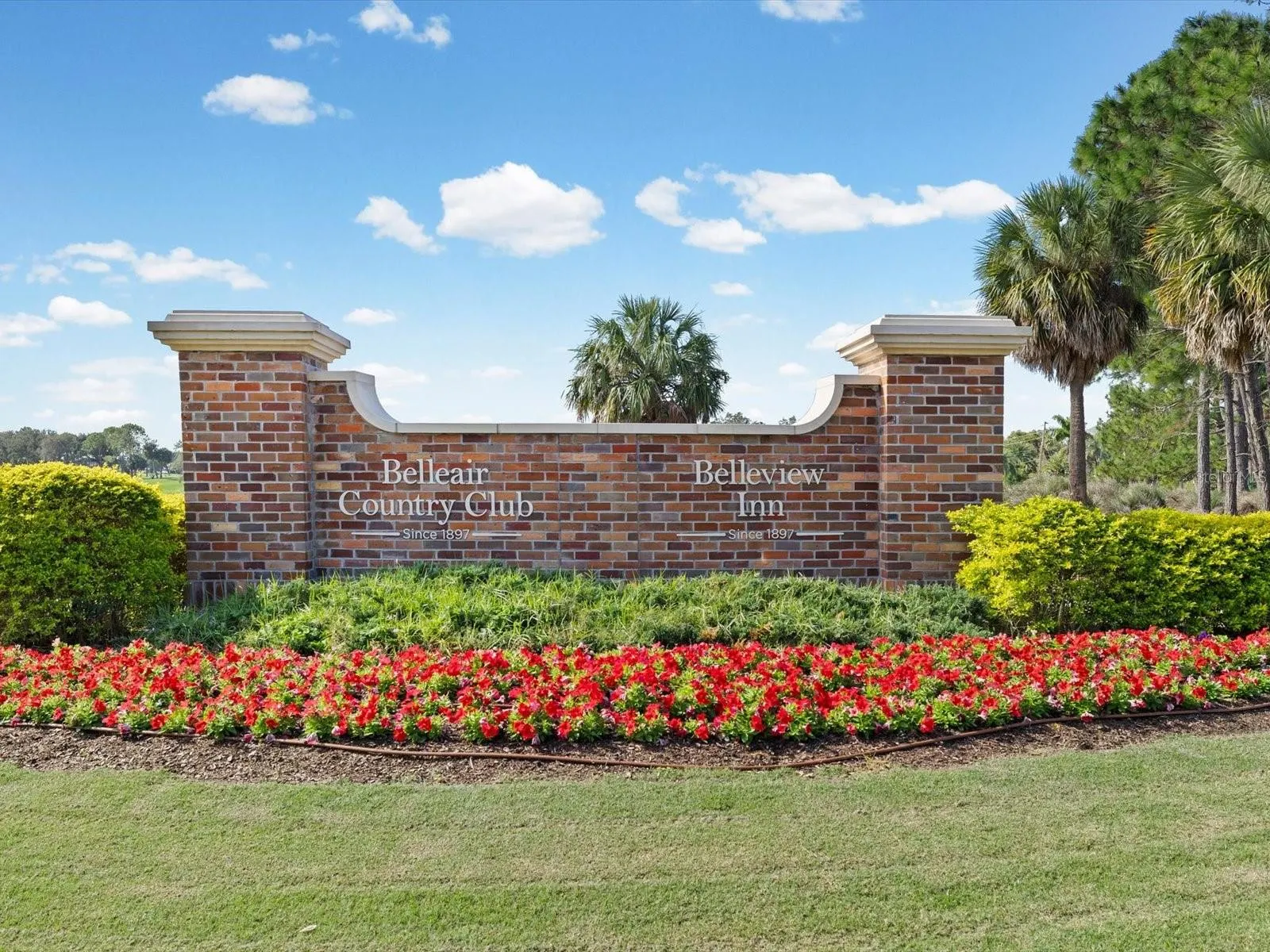 1715 GOLF VIEW DR