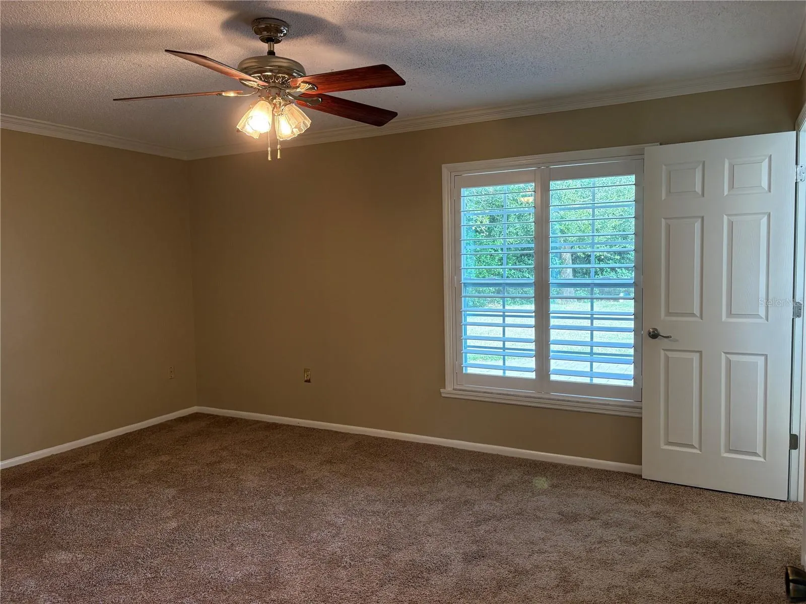 1813 ORANGE HILL DR