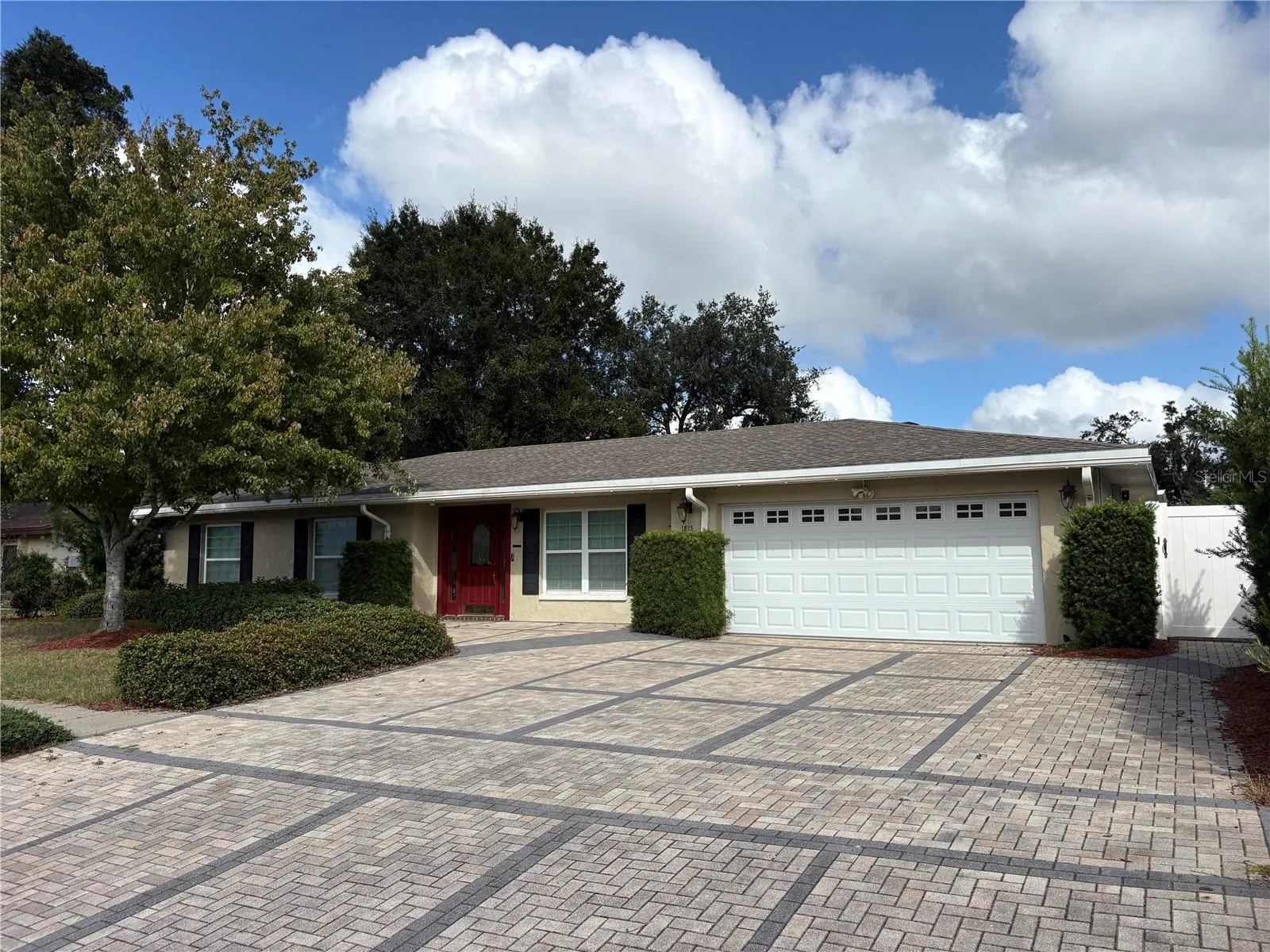 1813 ORANGE HILL DR