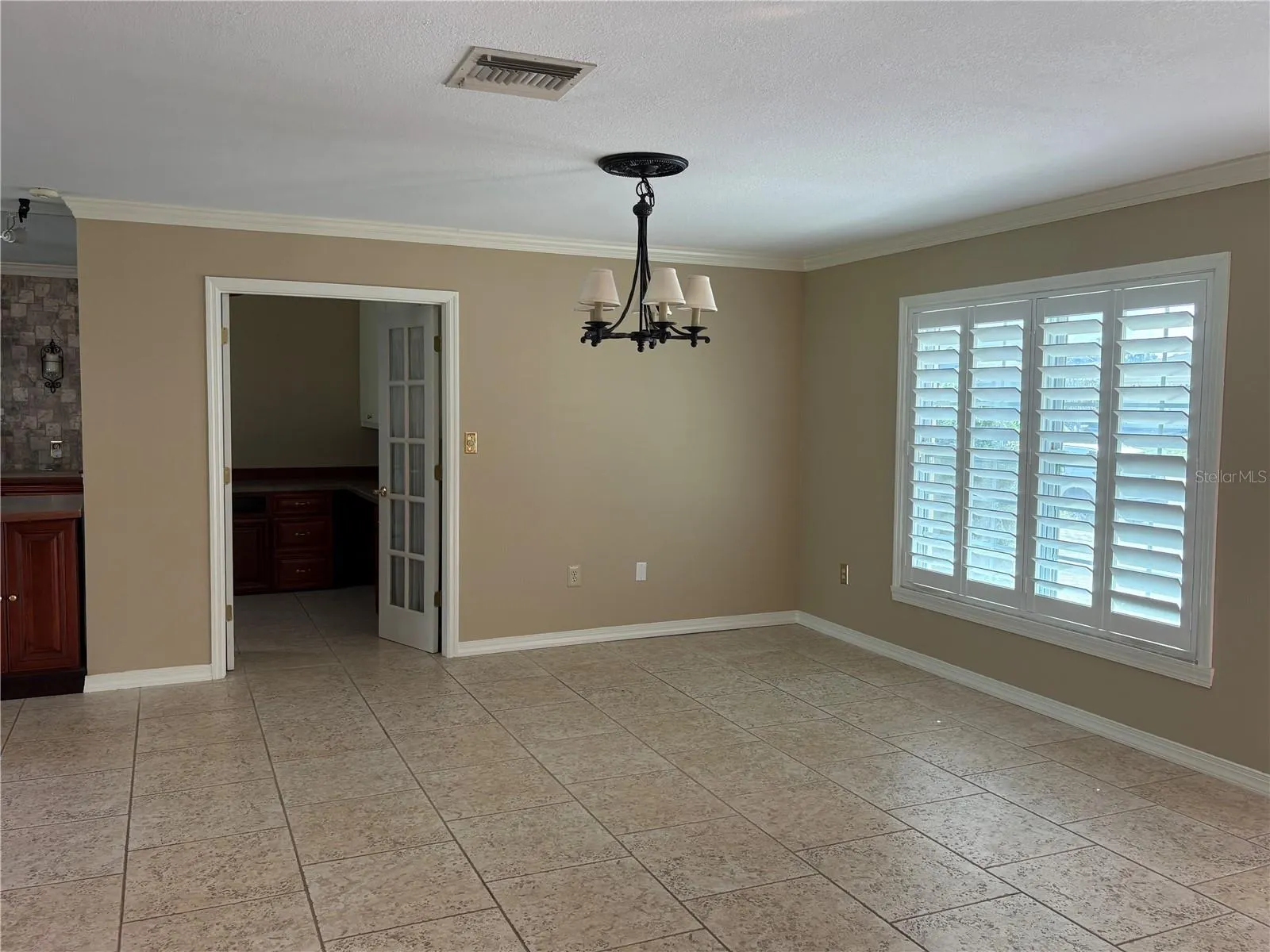 1813 ORANGE HILL DR