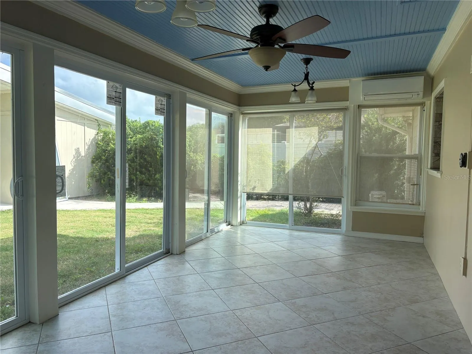 1813 ORANGE HILL DR