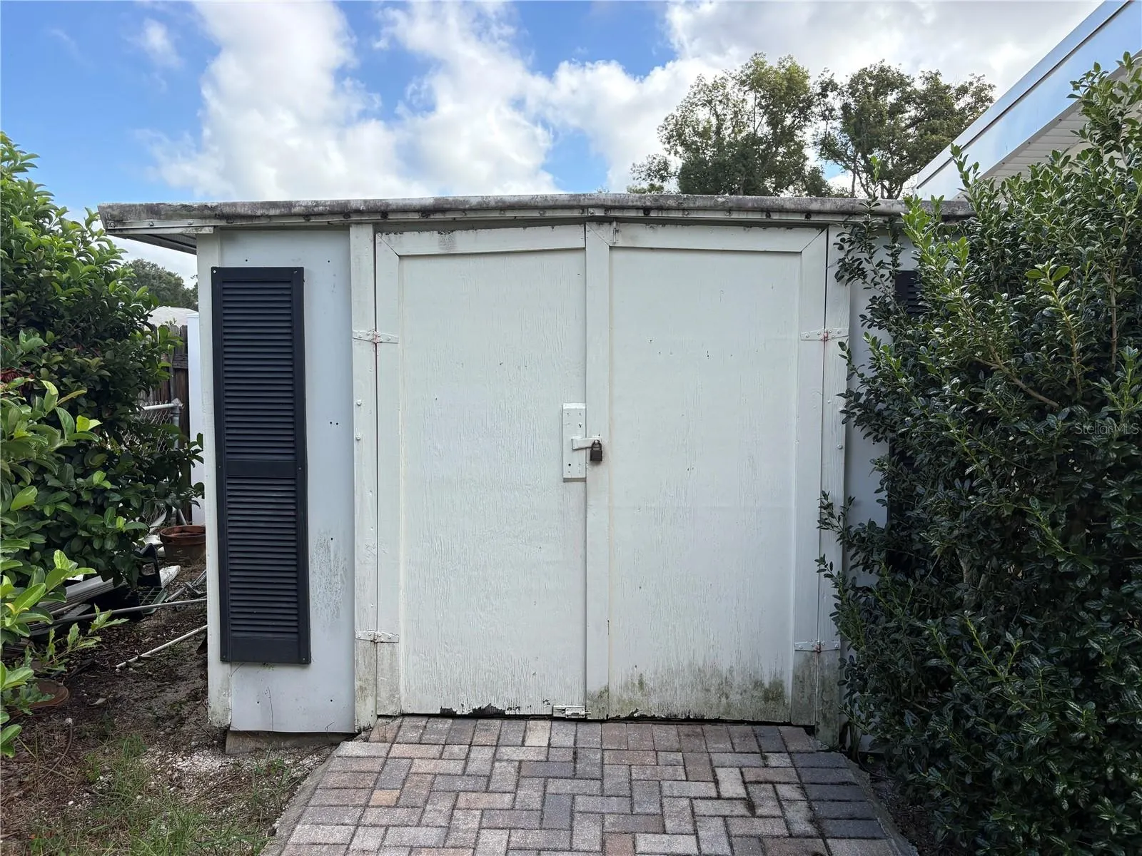 1813 ORANGE HILL DR