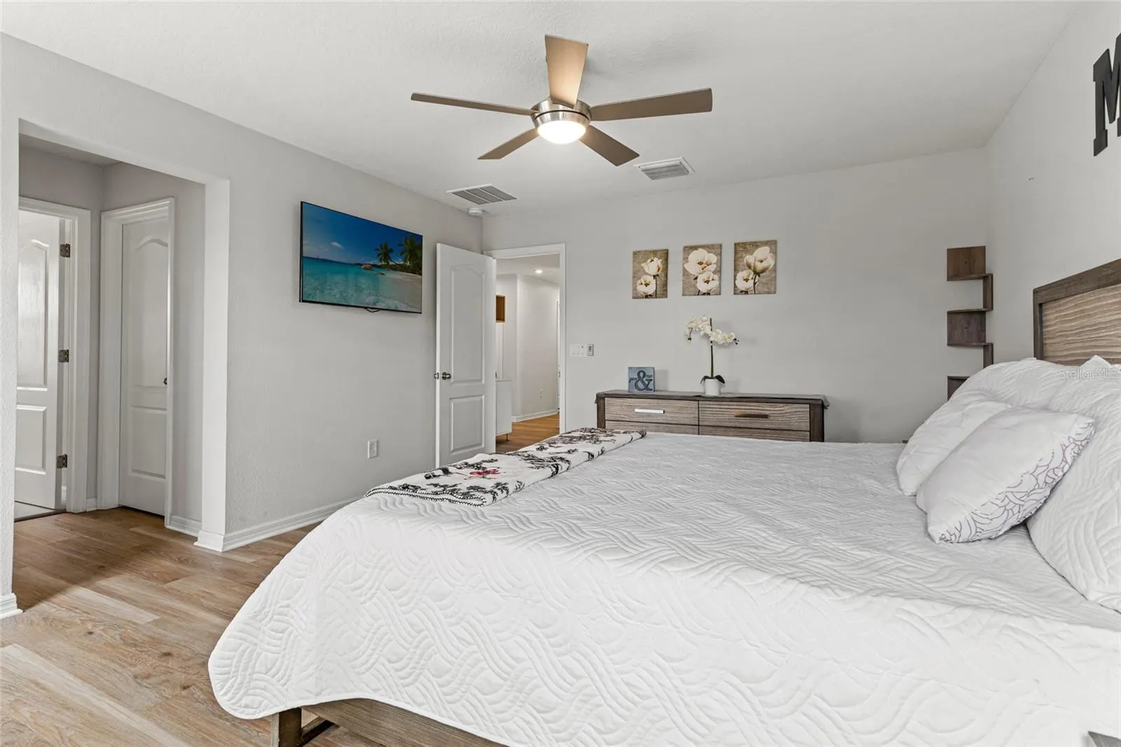 10480 HAWKS LANDING DR