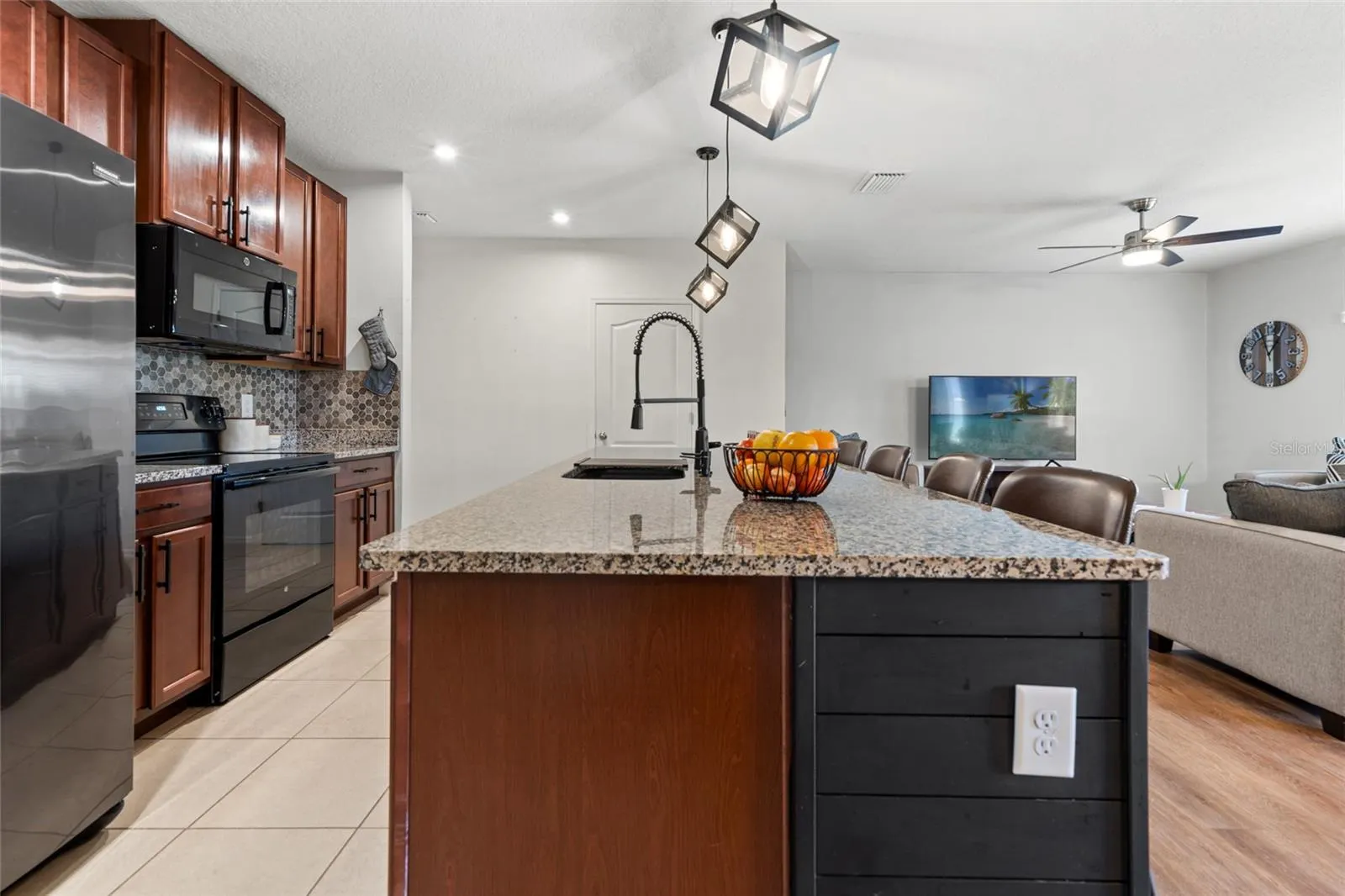 10480 HAWKS LANDING DR