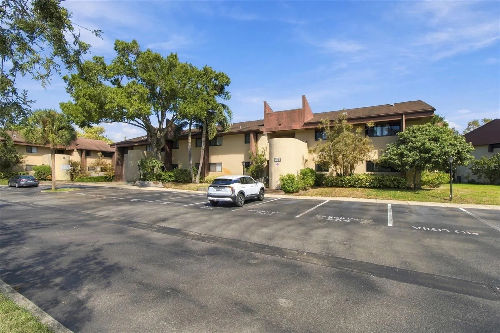 875 S VILLAGE DR N #104 #104