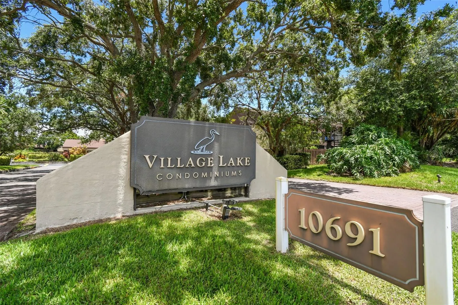 875 S VILLAGE DR N #104 #104