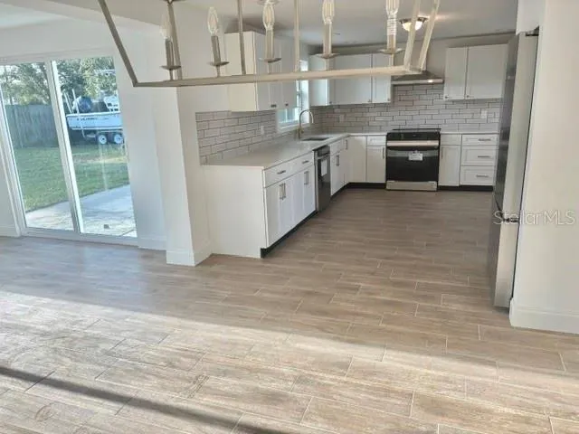 6313 FAIRWAY BLVD