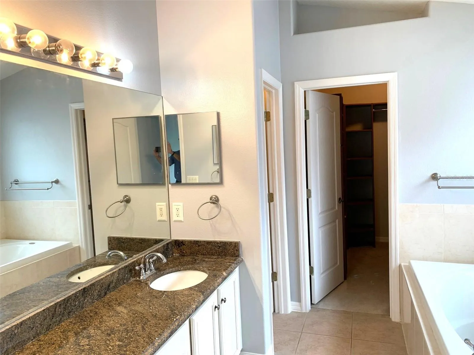 8201 MYRTLE POINT WAY