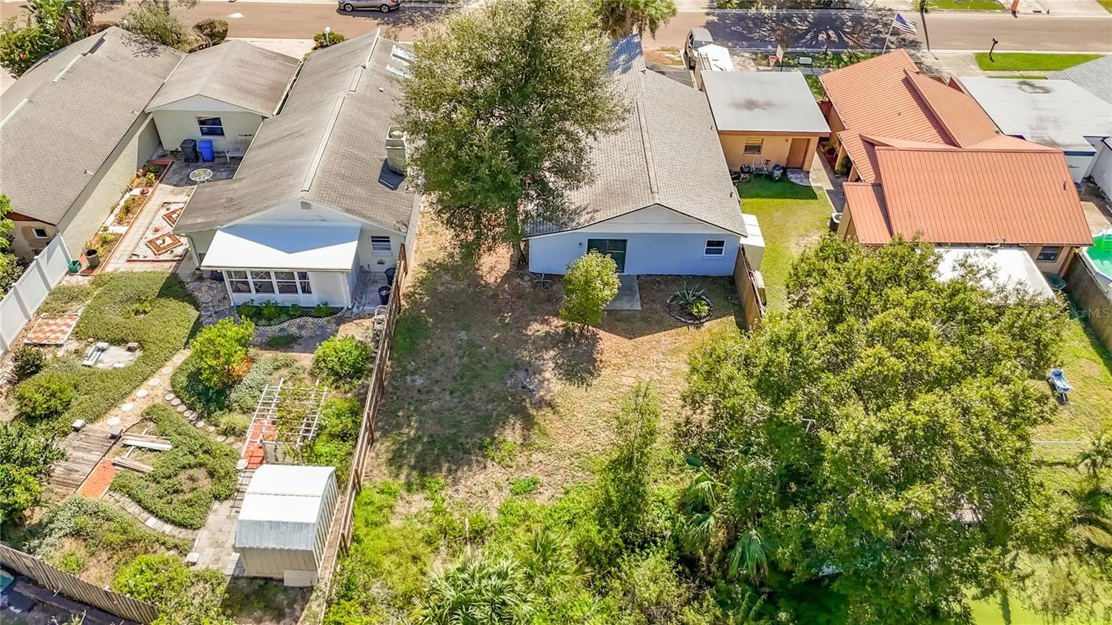 1960 GREGORY DR