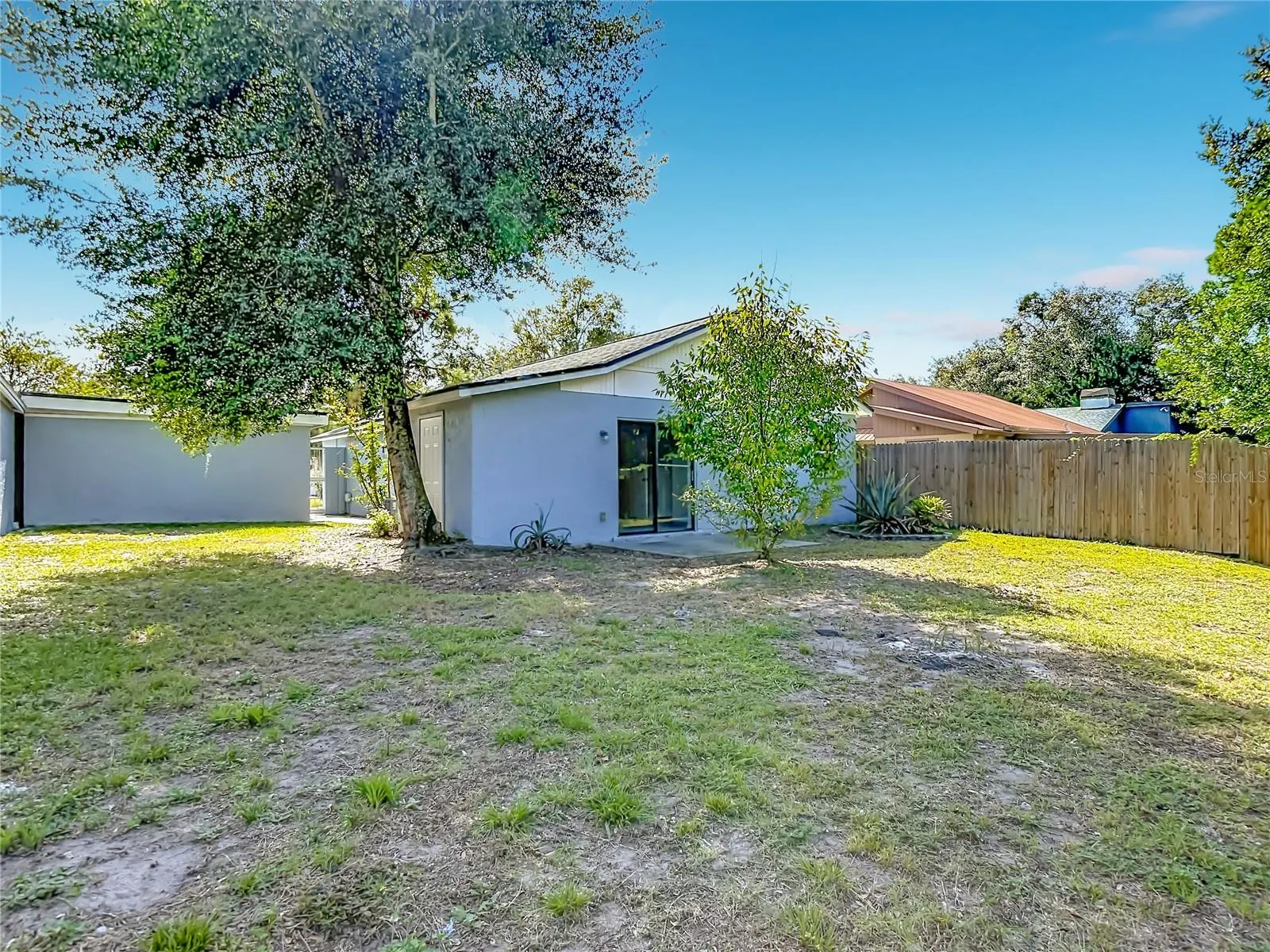 1960 GREGORY DR