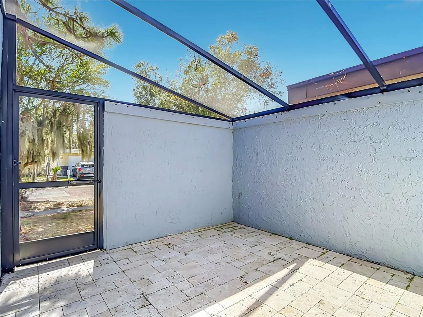 1960 GREGORY DR