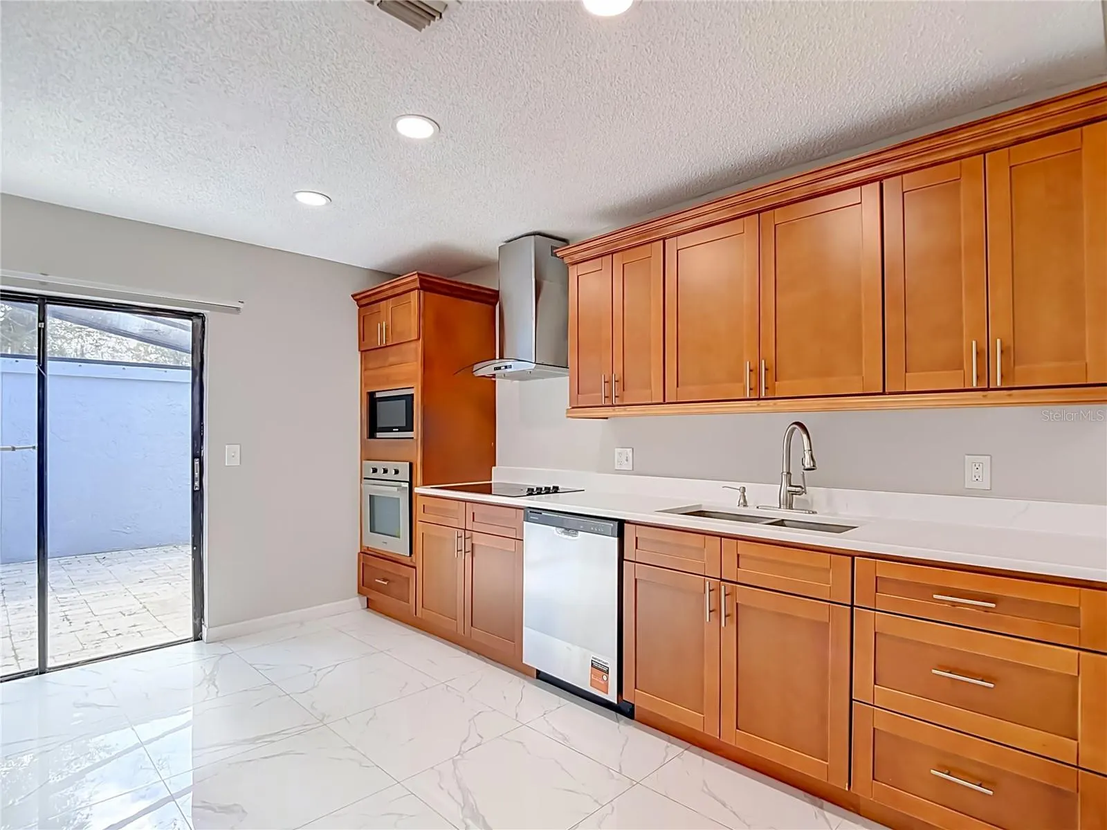 1960 GREGORY DR
