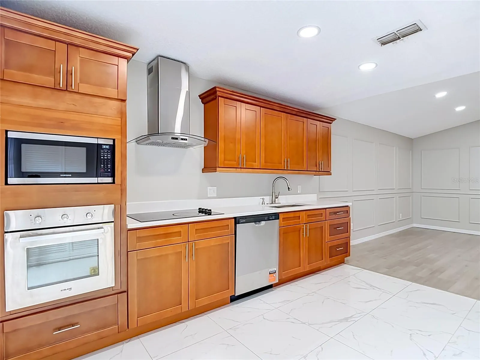 1960 GREGORY DR