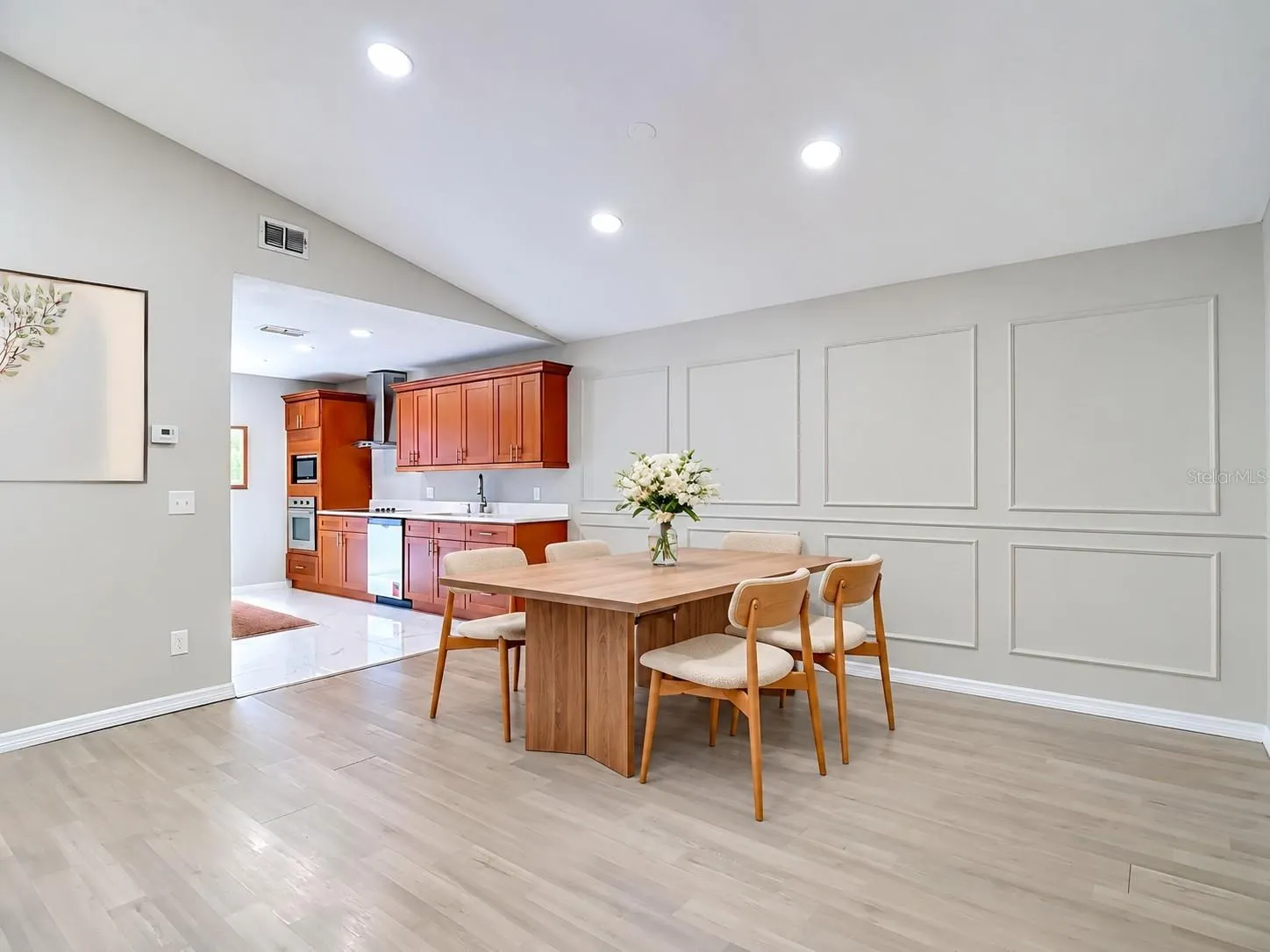 1960 GREGORY DR