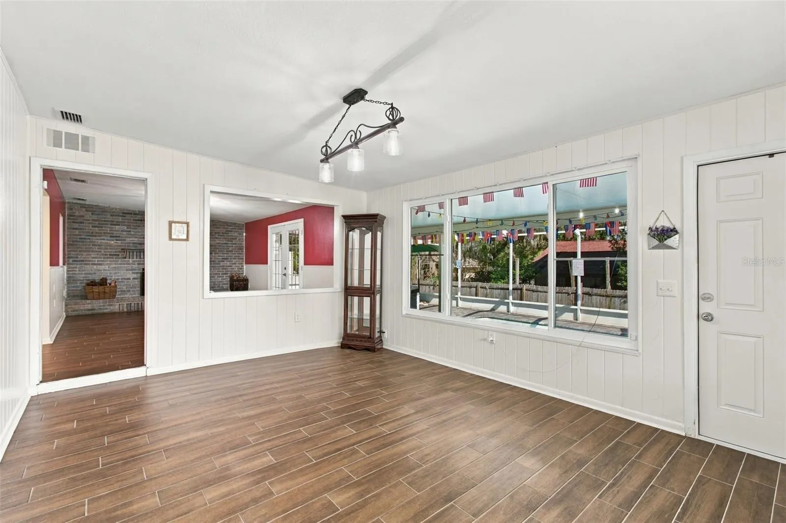 1103 RIDGEFIELD DR