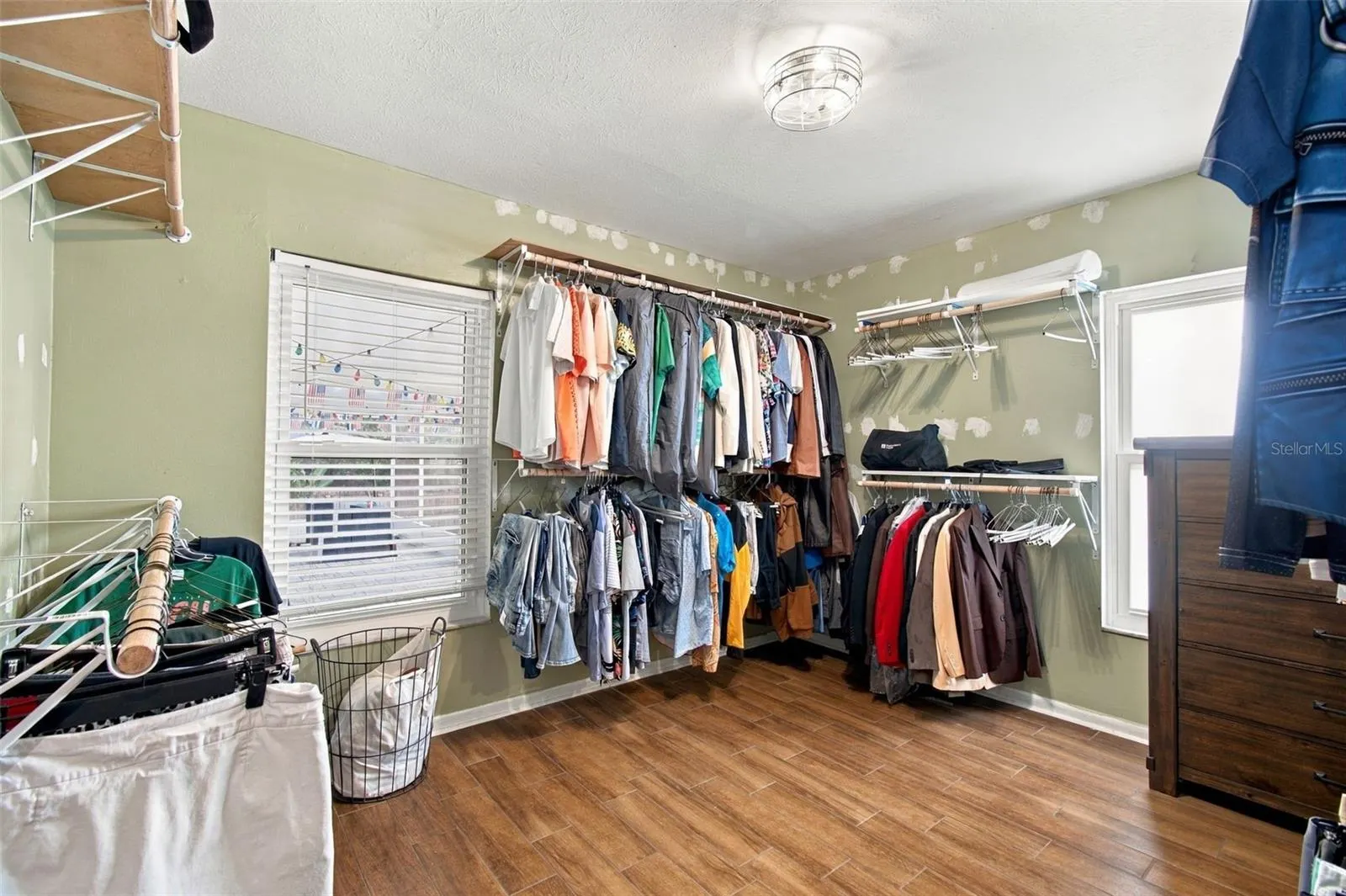 1103 RIDGEFIELD DR