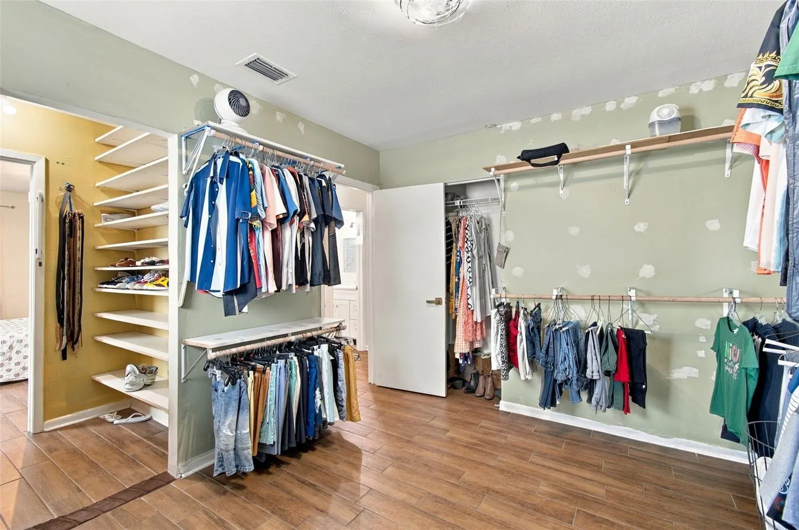 1103 RIDGEFIELD DR