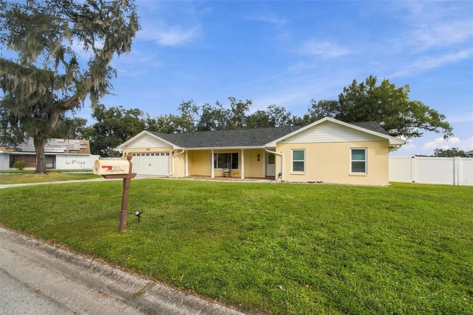 1103 RIDGEFIELD DR