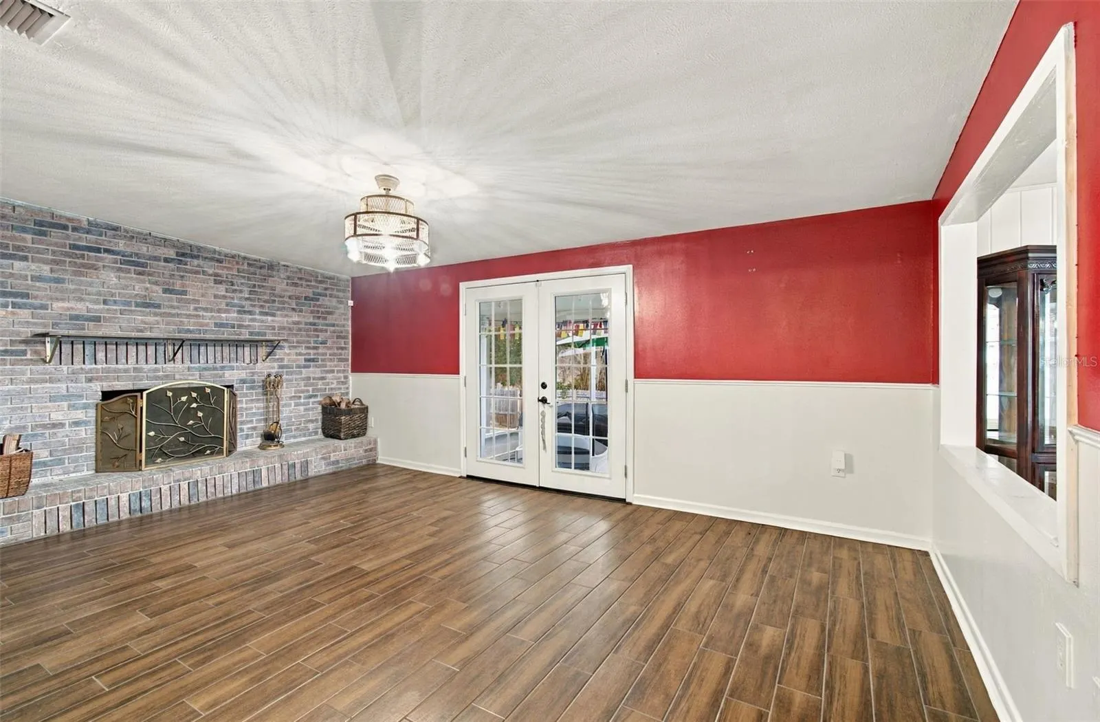 1103 RIDGEFIELD DR
