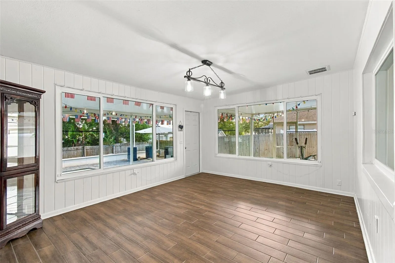 1103 RIDGEFIELD DR